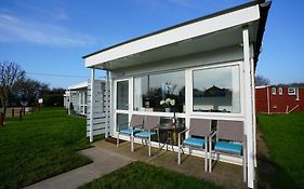 Sea Lavender Holiday Chalet, Close To Sandy Beach